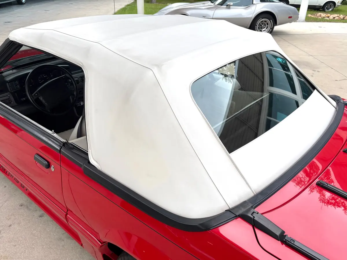 Vehicle photo 25