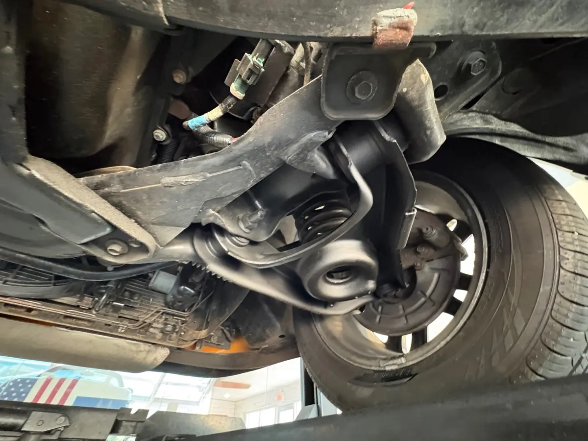 Vehicle photo 59