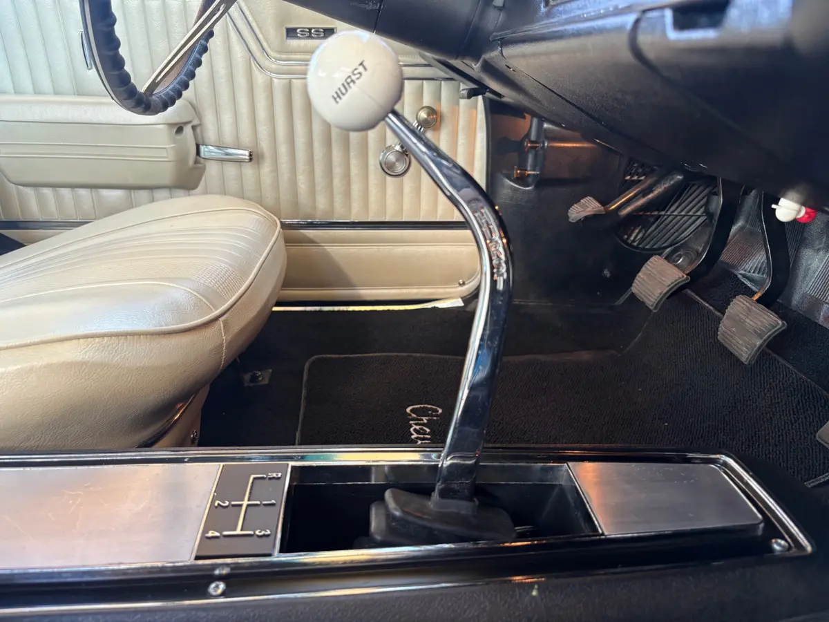 Vehicle photo 85