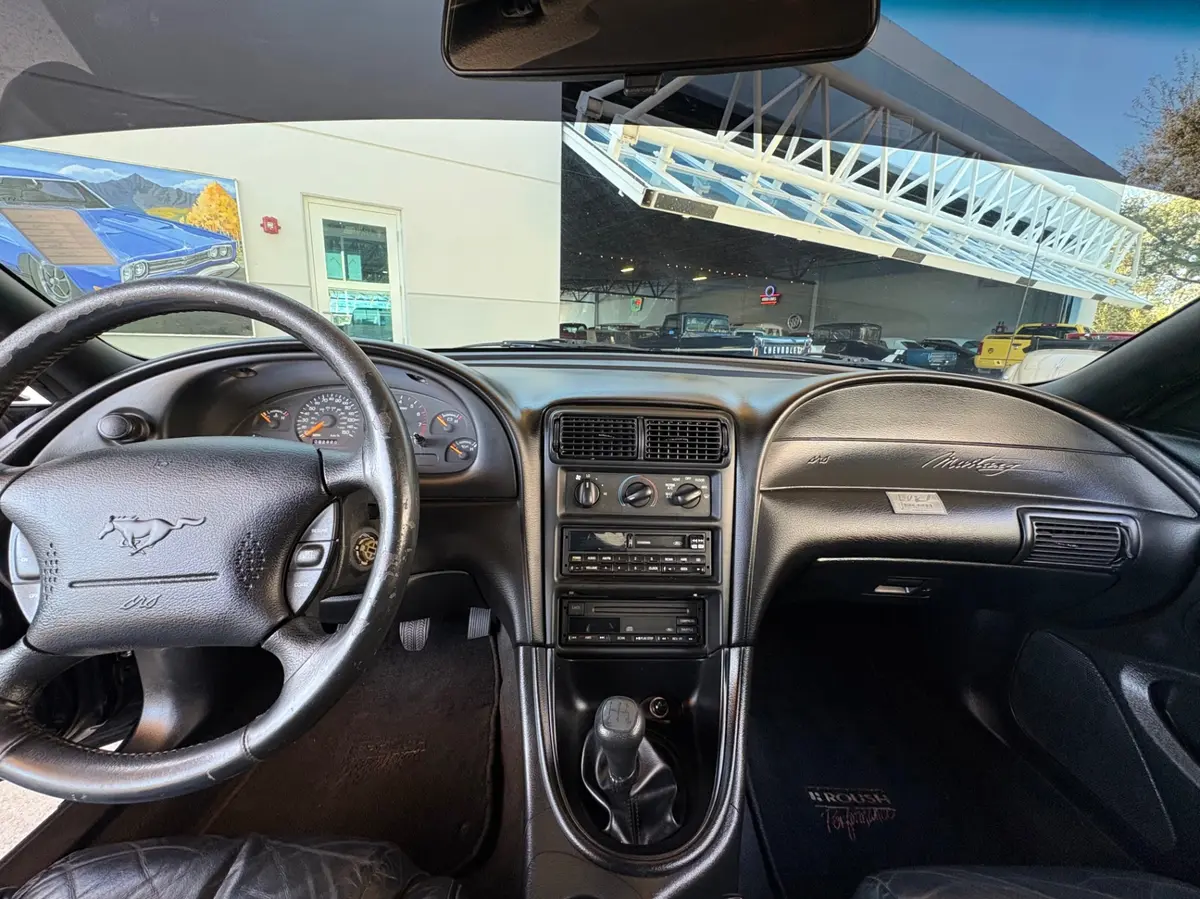 Vehicle photo 35