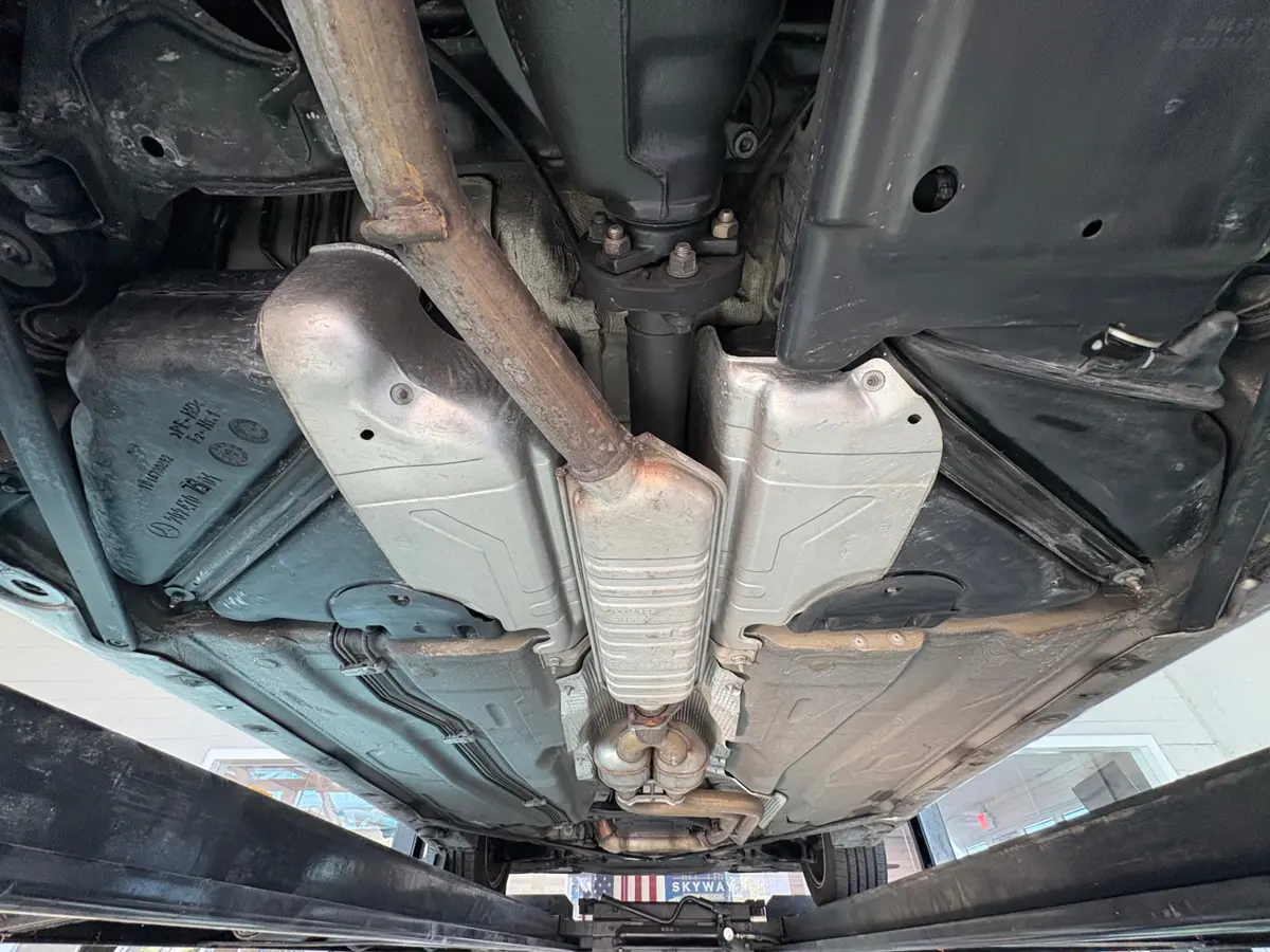 Vehicle photo 49