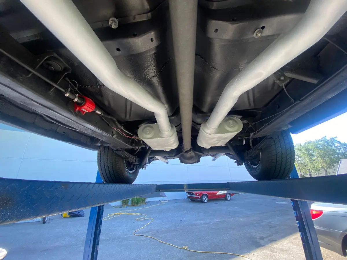 Vehicle photo 37