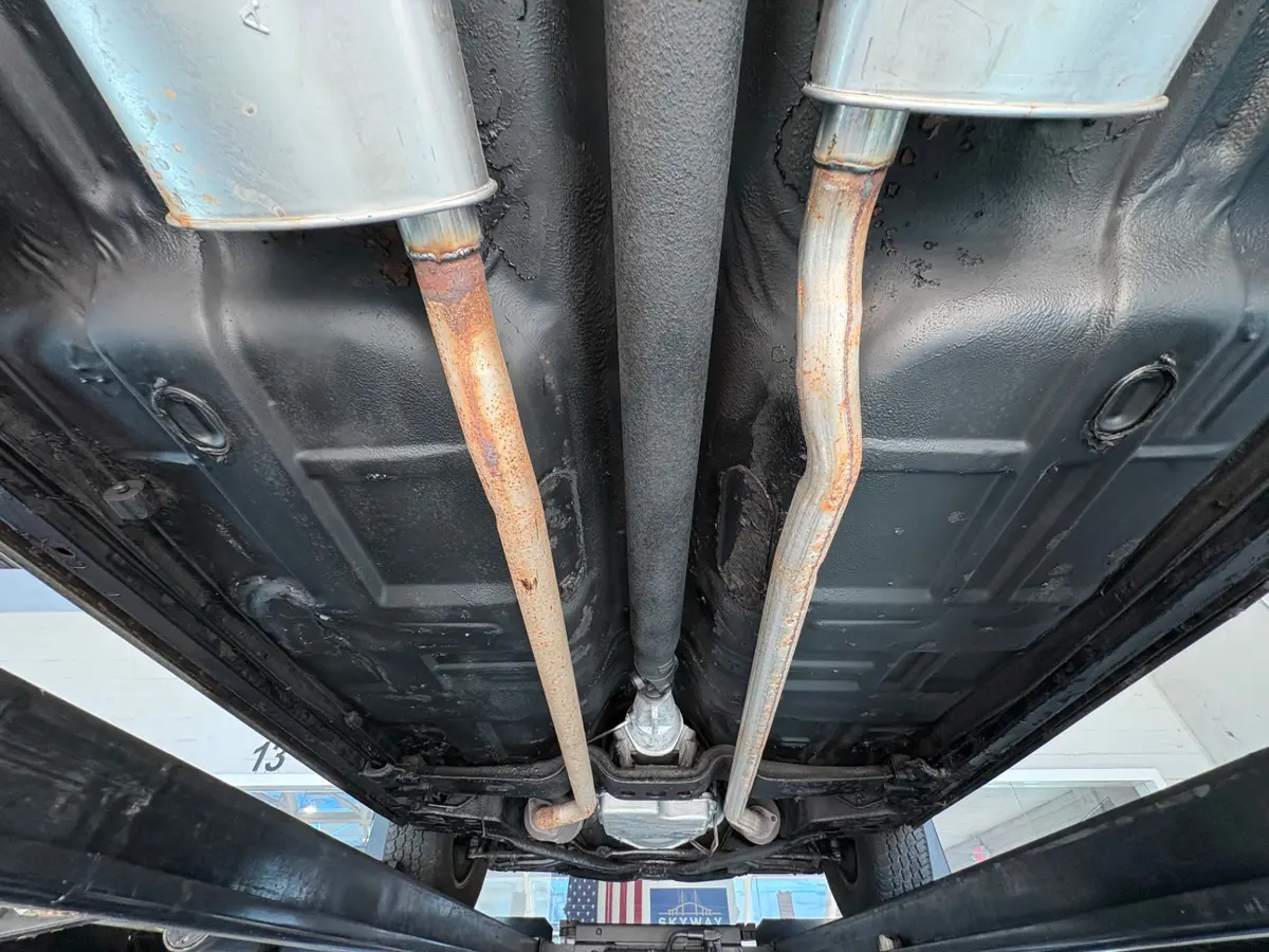 Vehicle photo 50