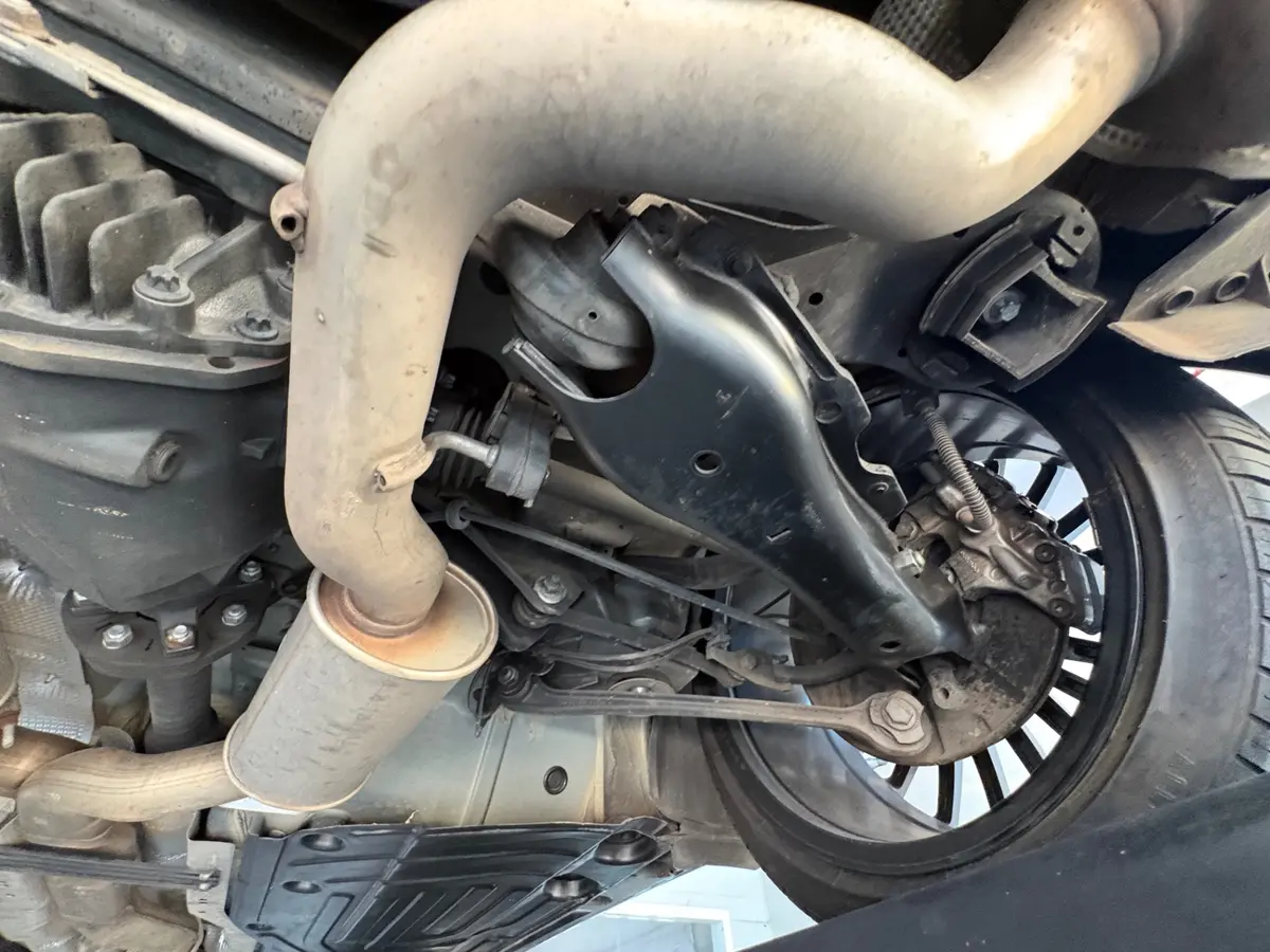 Vehicle photo 51