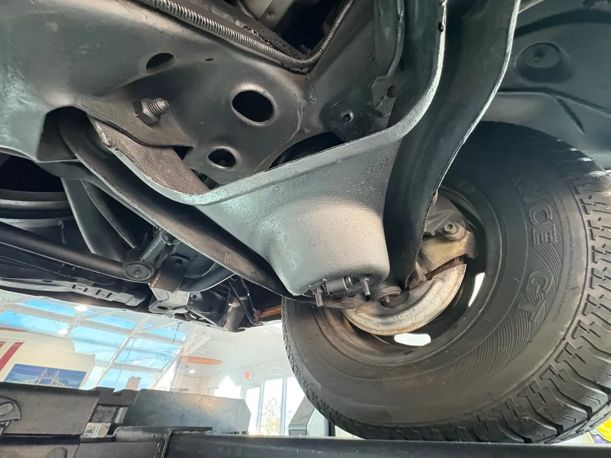 Vehicle photo 77