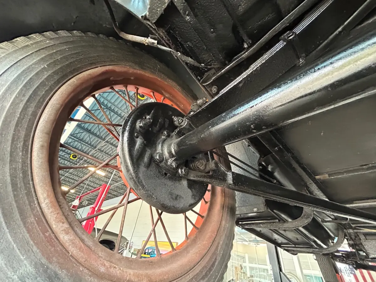 Vehicle photo 40