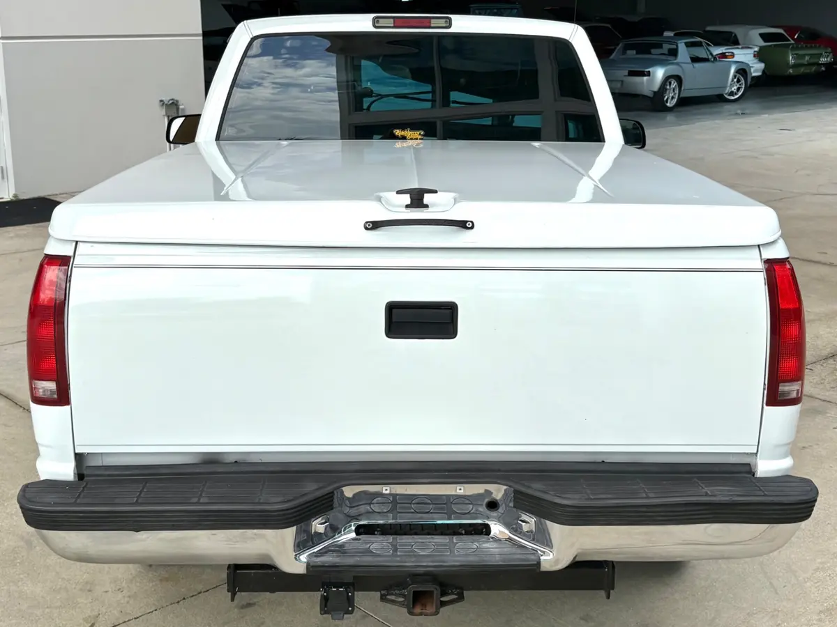 Vehicle photo 7