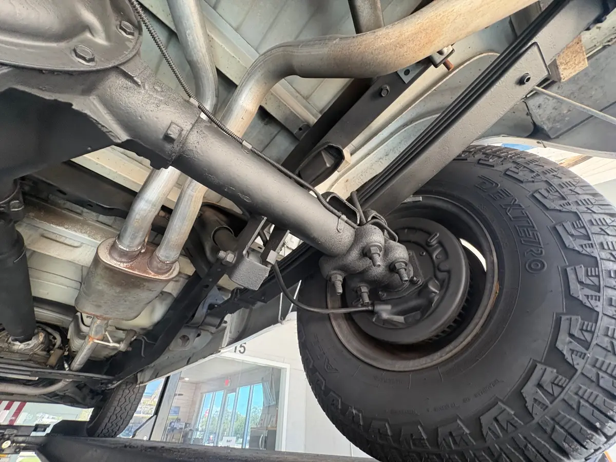 Vehicle photo 43
