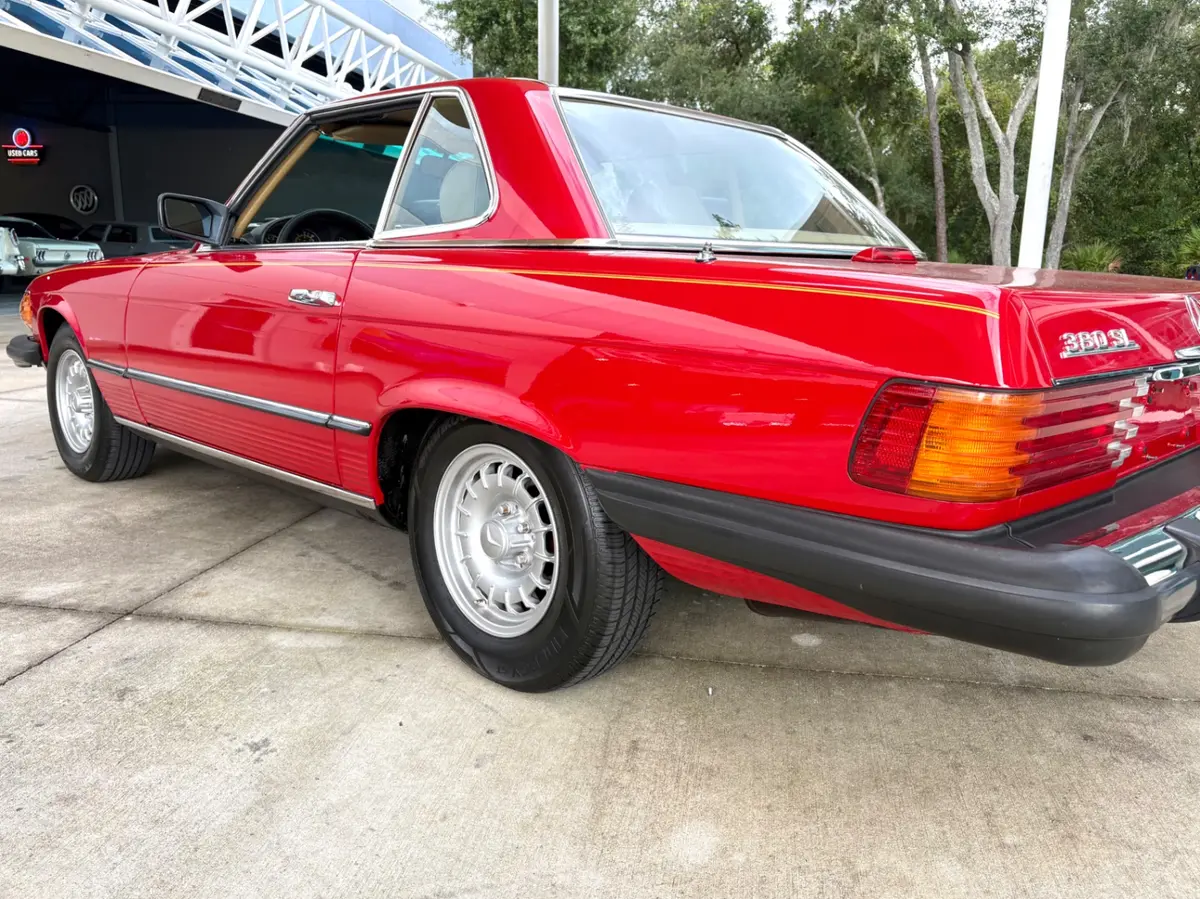 Vehicle photo 15