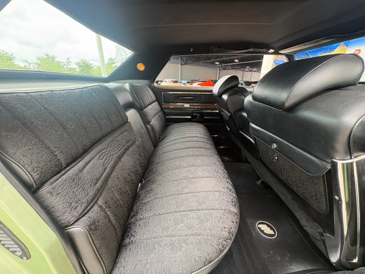 Vehicle photo 45
