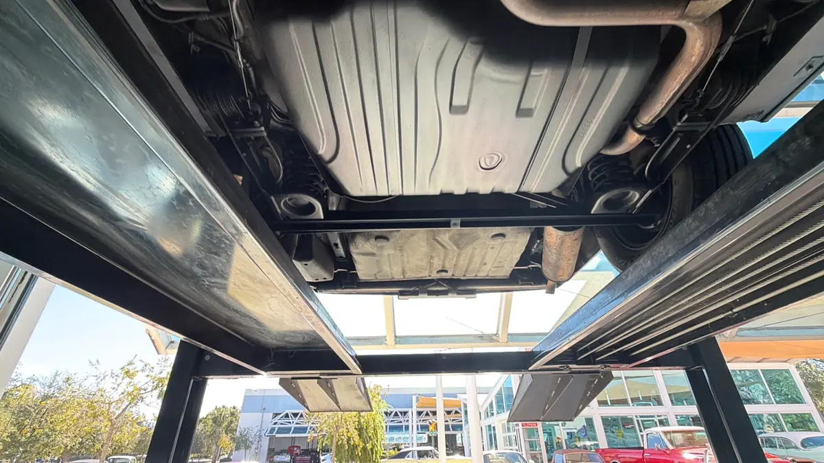 Vehicle photo 56