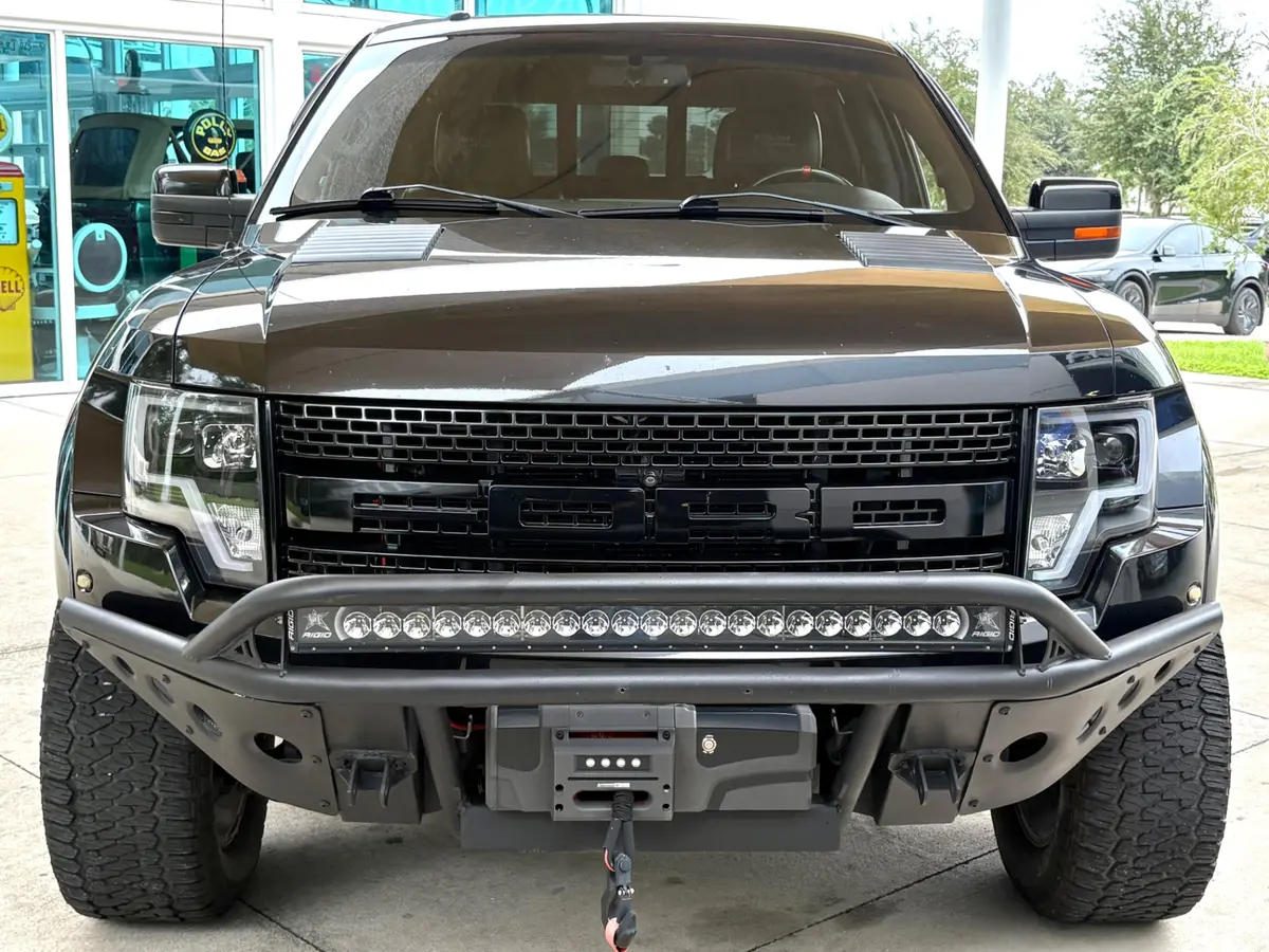 Vehicle photo 2