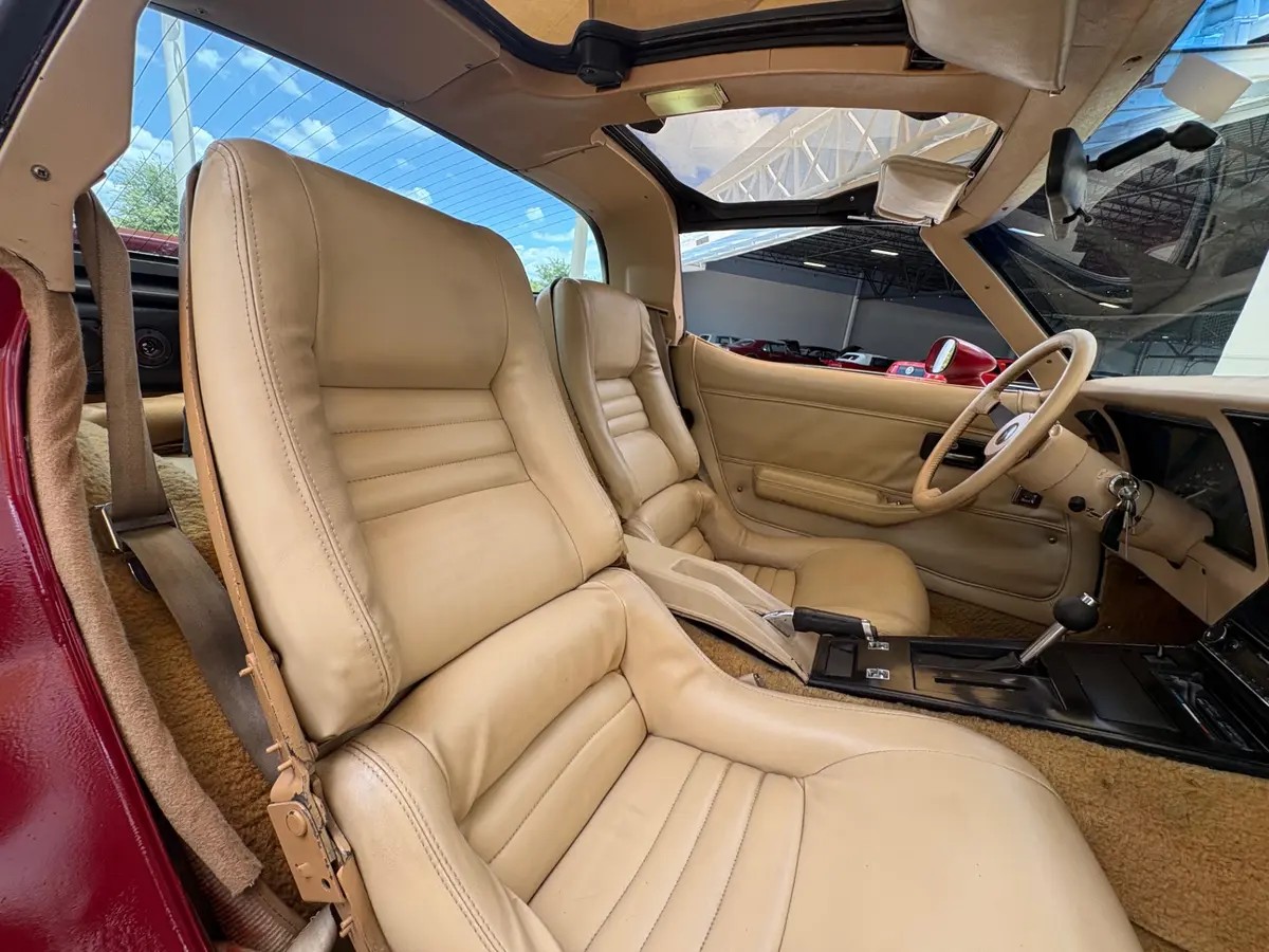Vehicle photo 40