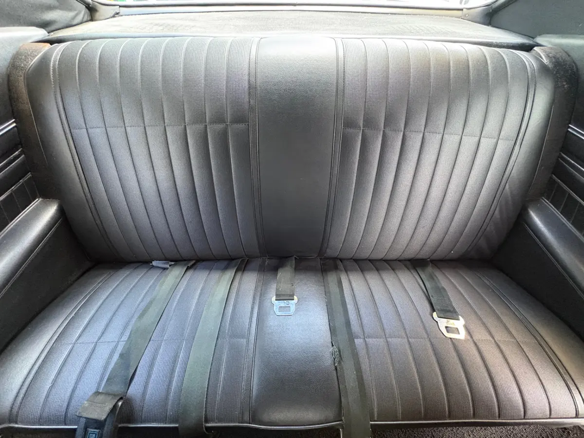Vehicle photo 37