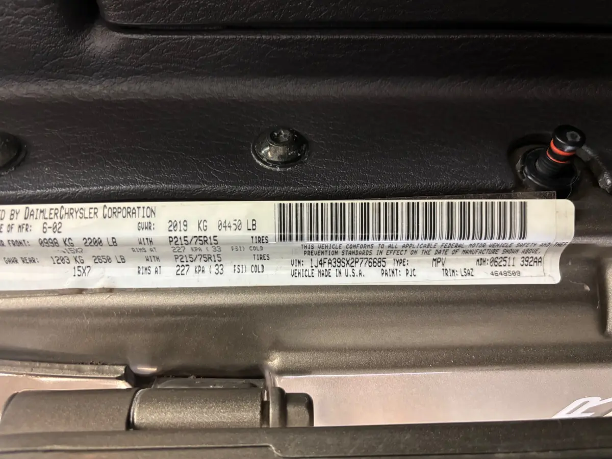 Vehicle photo 16