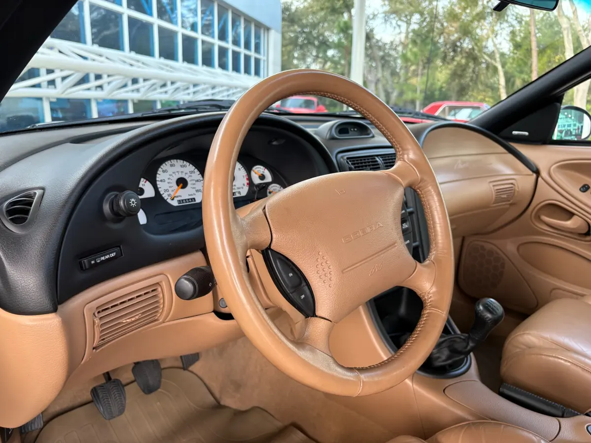 Vehicle photo 33
