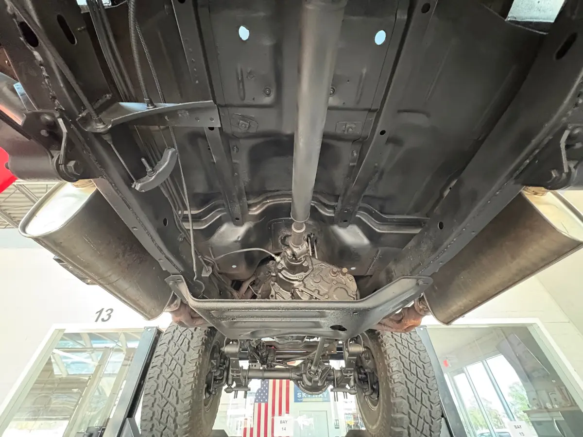 Vehicle photo 42