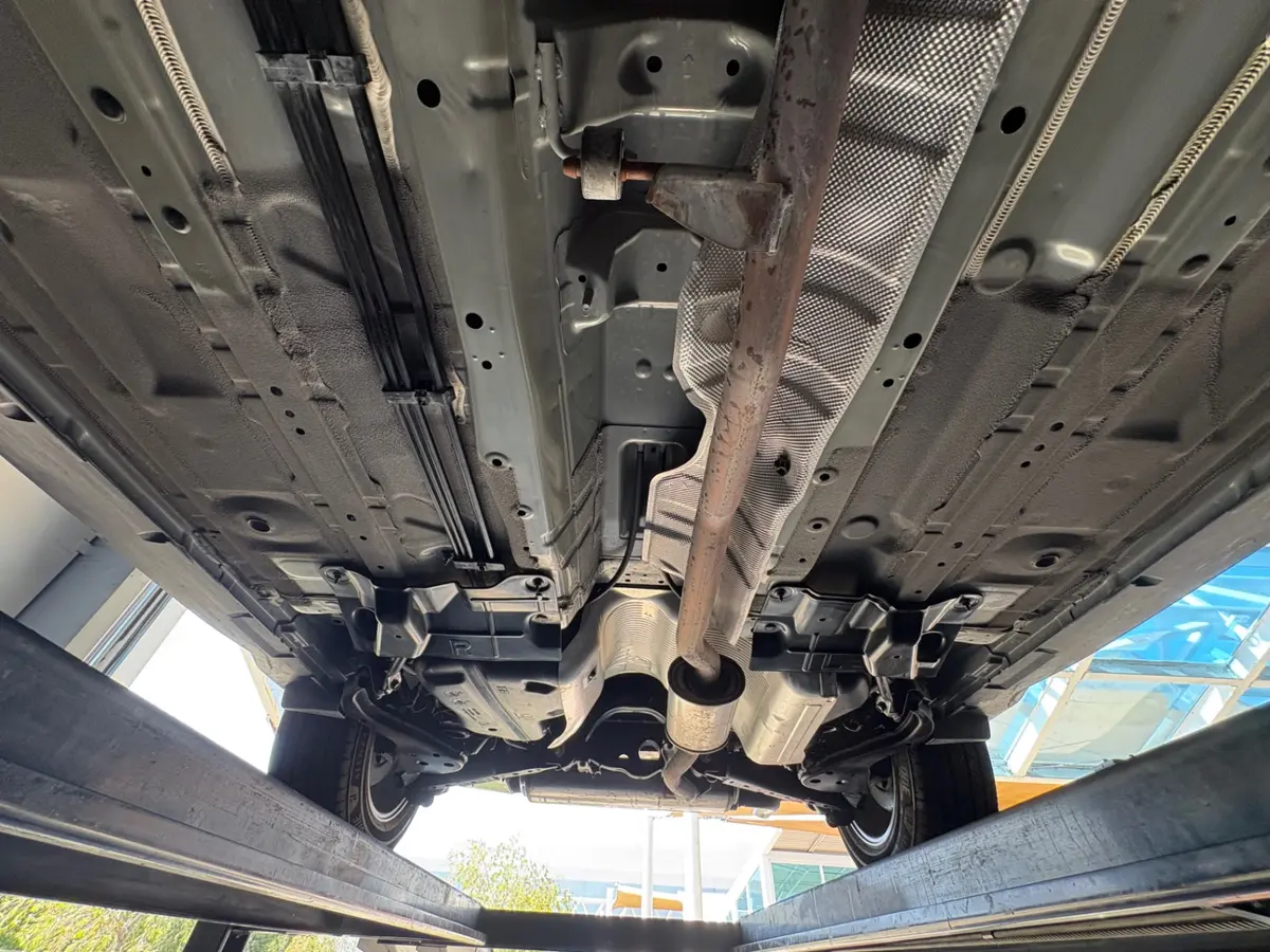 Vehicle photo 58