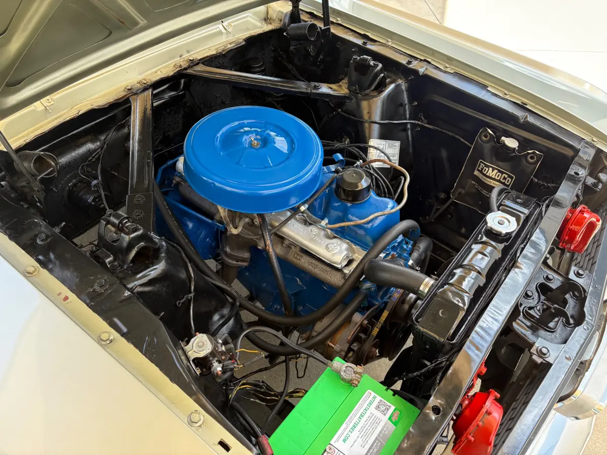 Vehicle photo 25