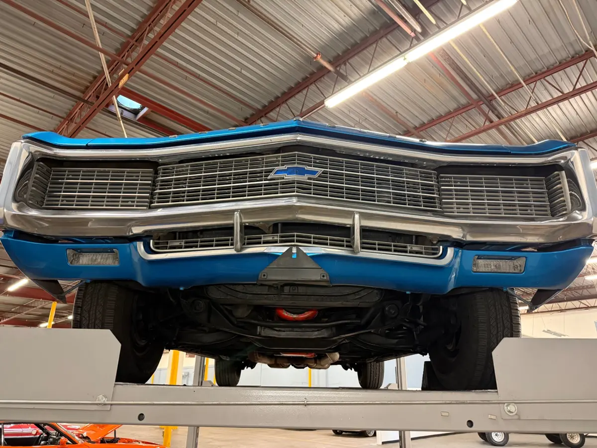 Vehicle photo 35