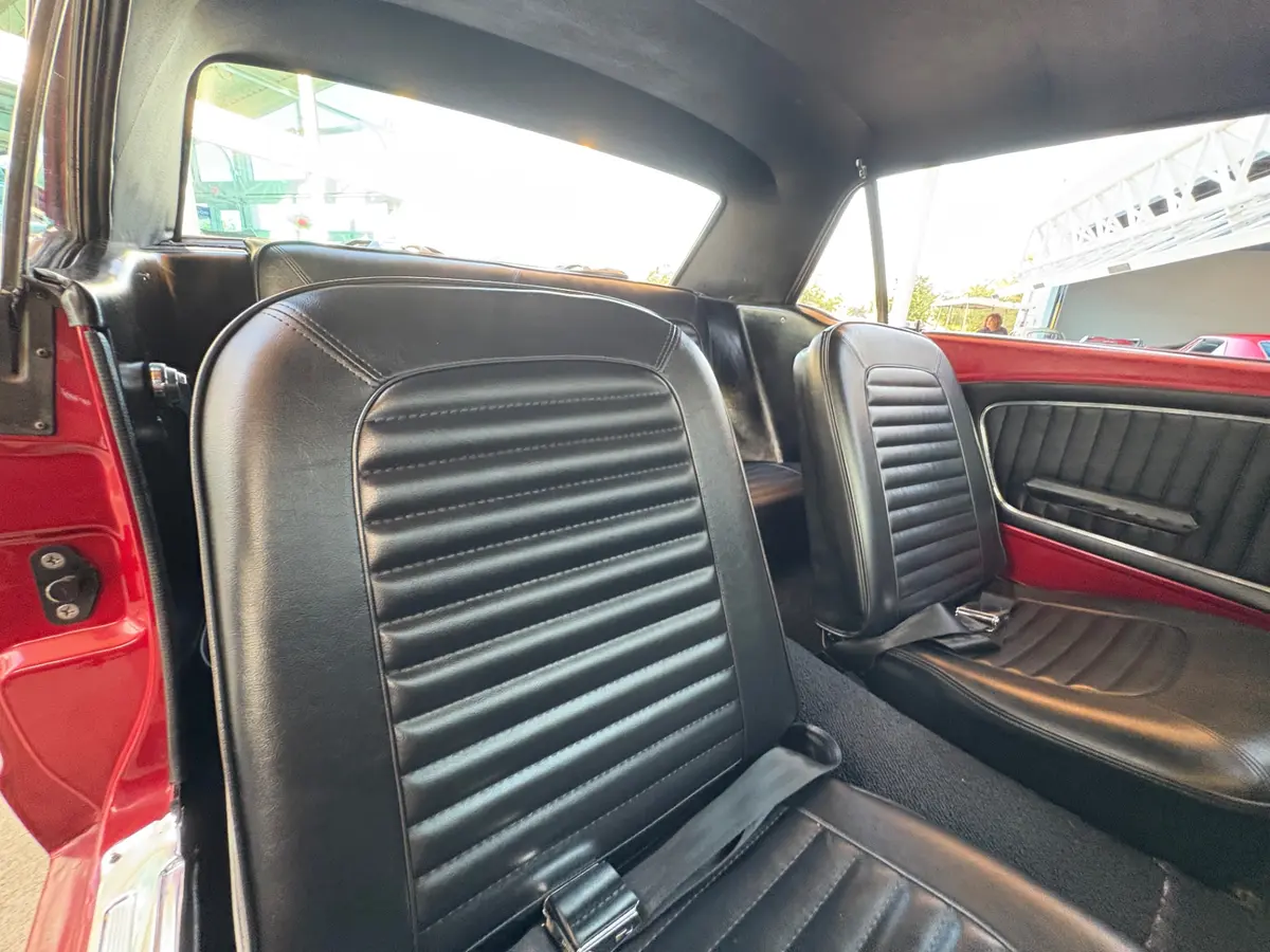 Vehicle photo 41