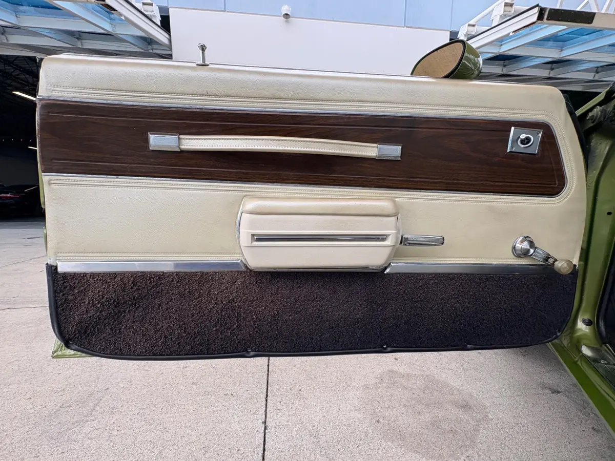 Vehicle photo 39