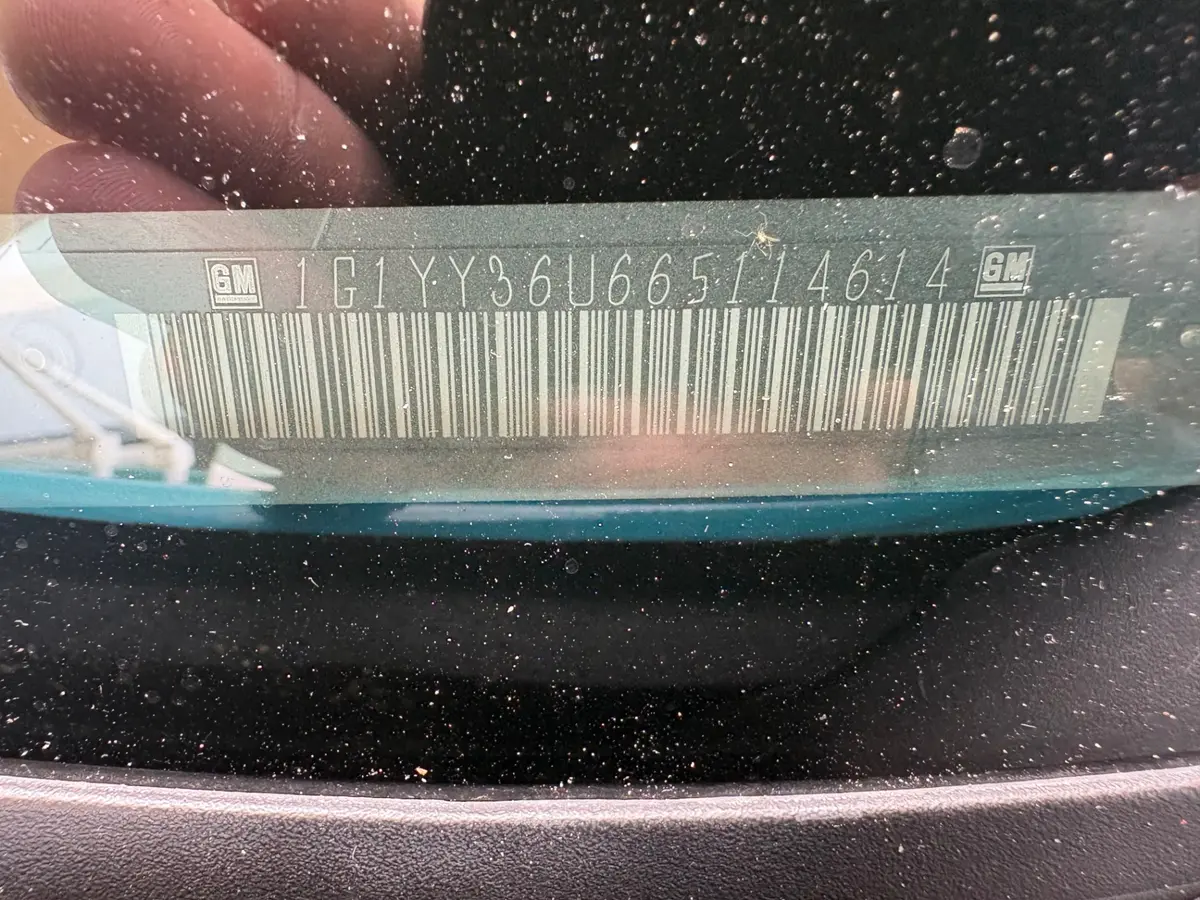 Vehicle photo 28