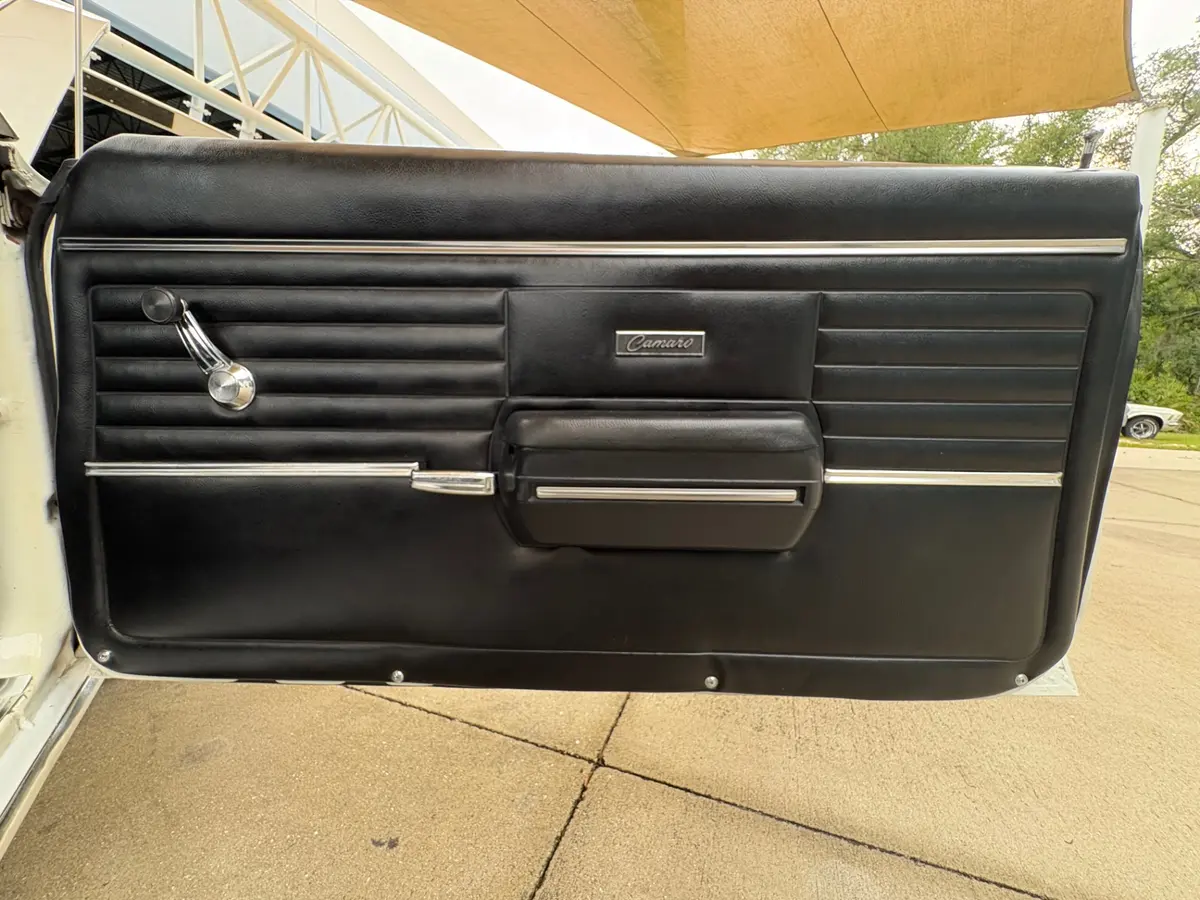 Vehicle photo 45