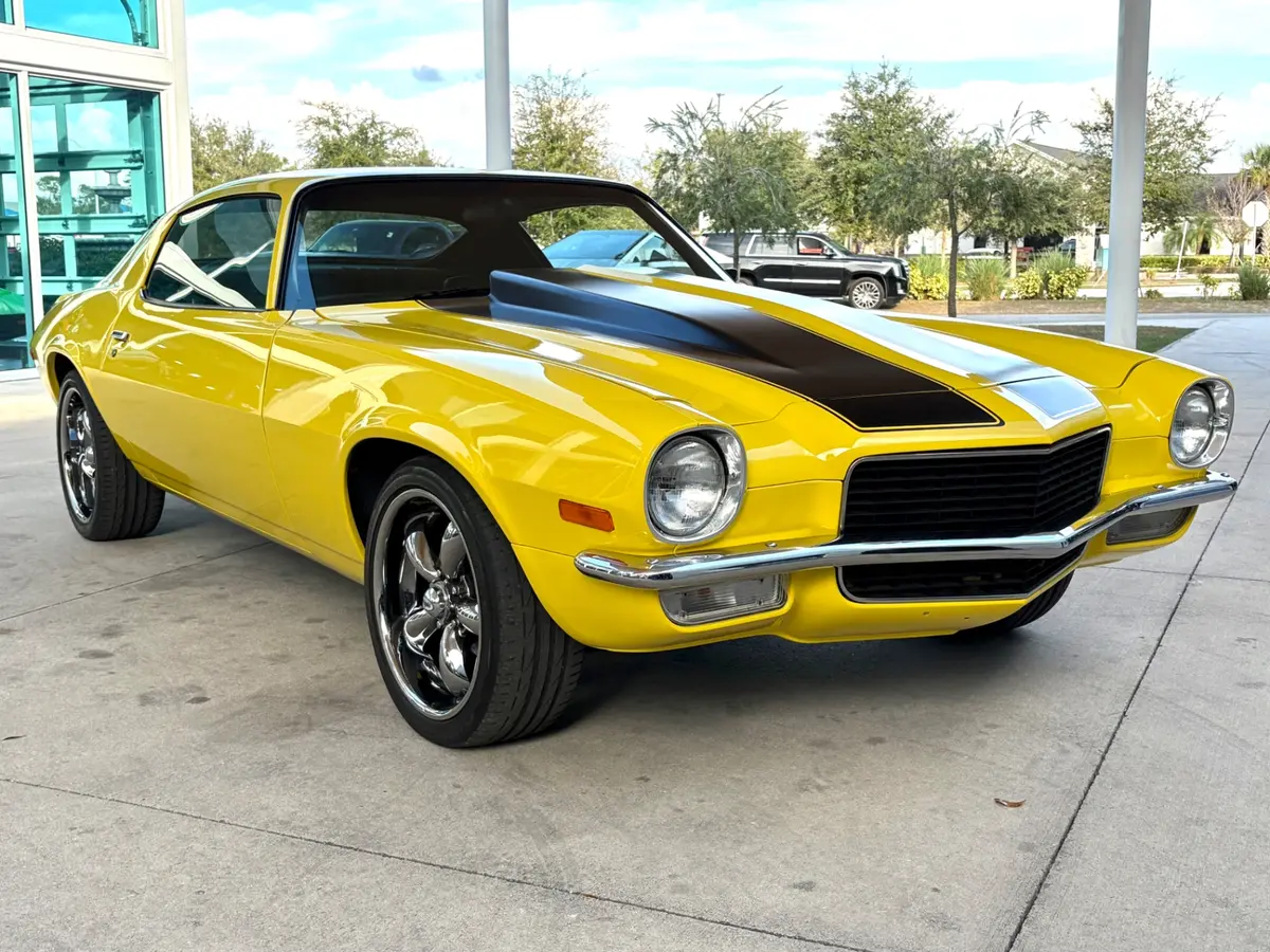 Vehicle photo 4