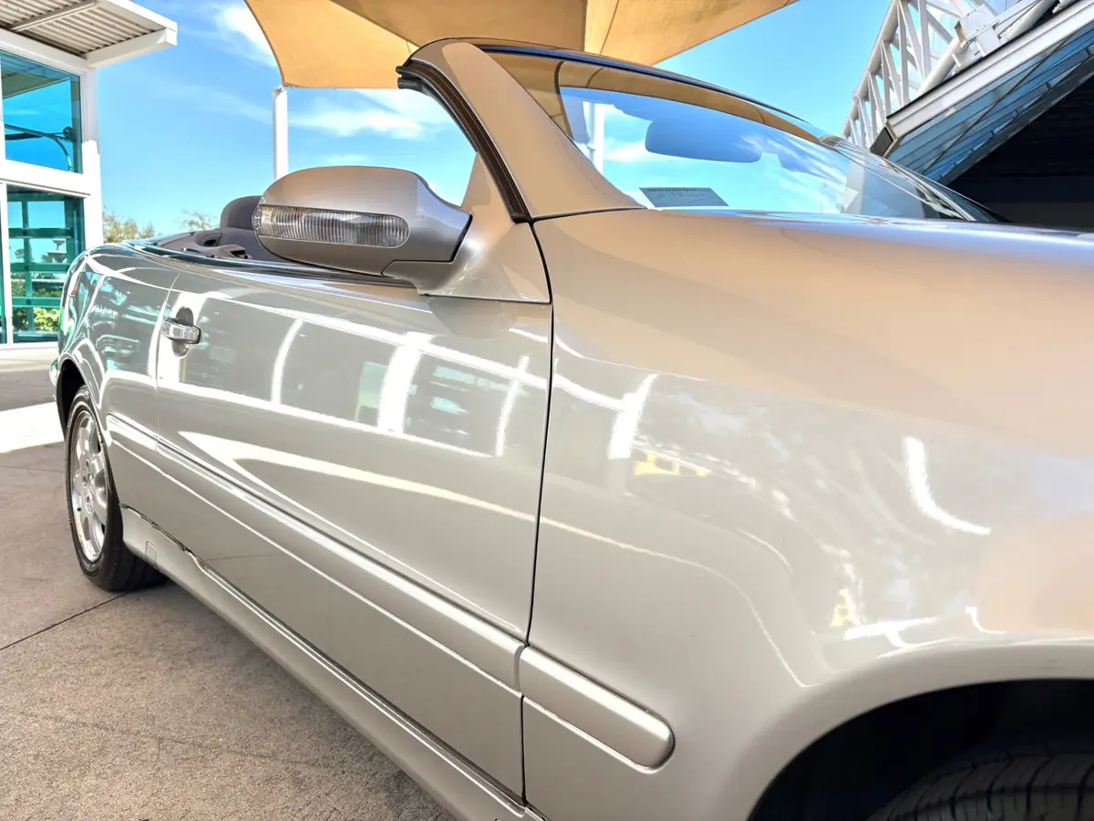 Vehicle photo 18