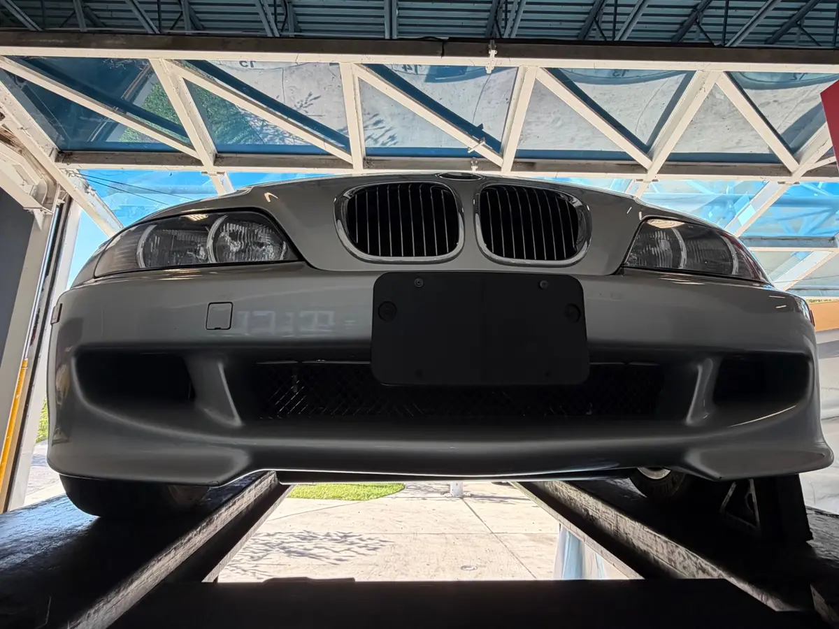 Vehicle photo 50