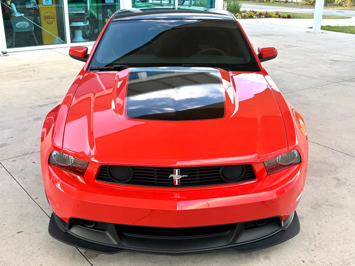 Vehicle photo 3