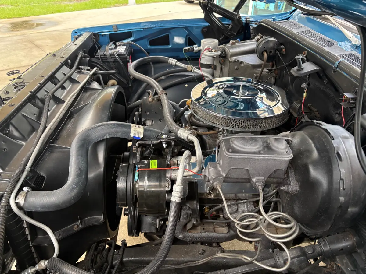 Vehicle photo 29