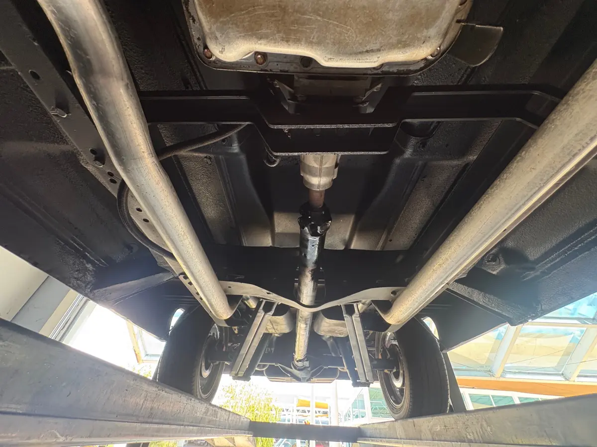 Vehicle photo 52