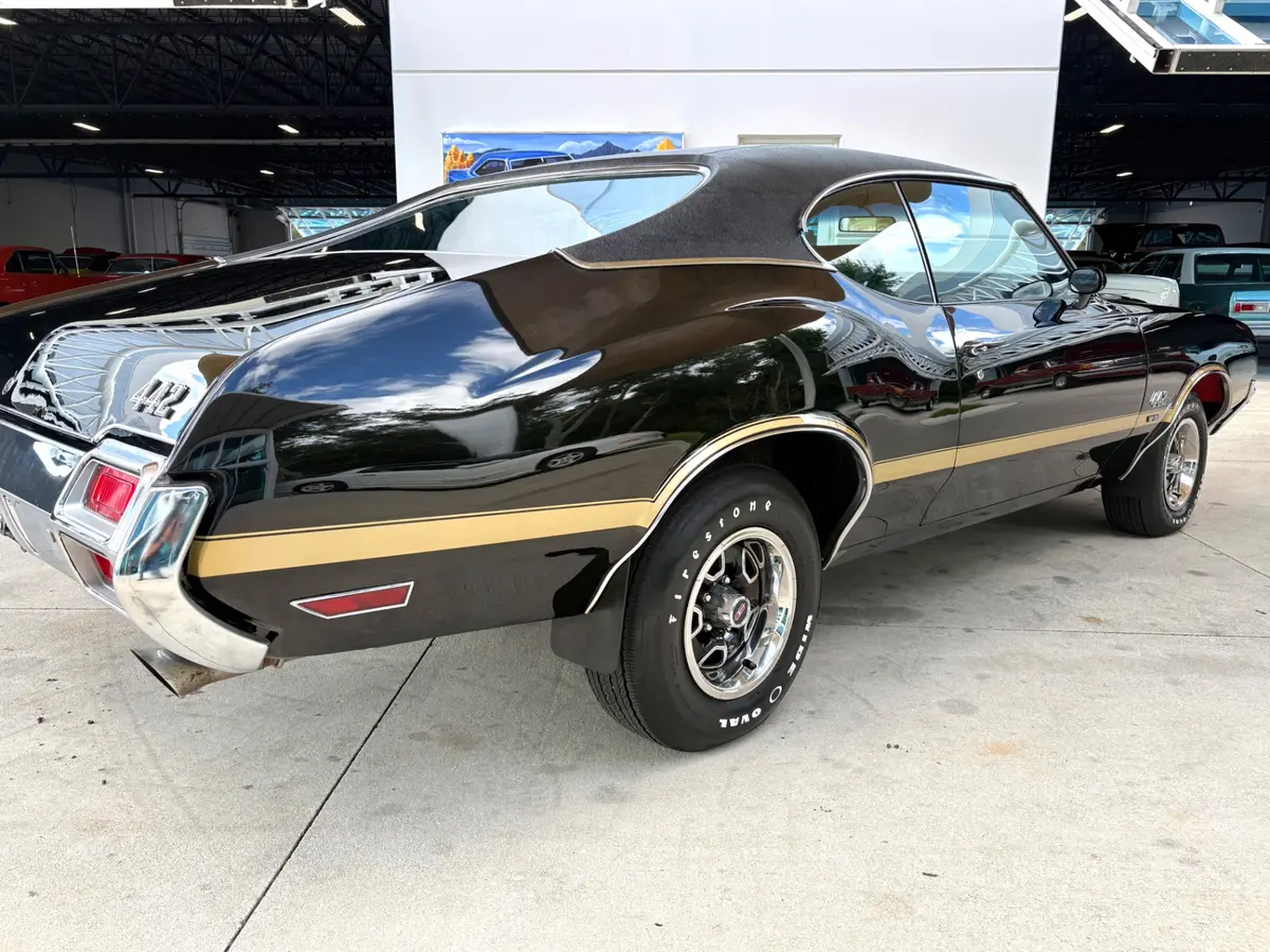Vehicle photo 16