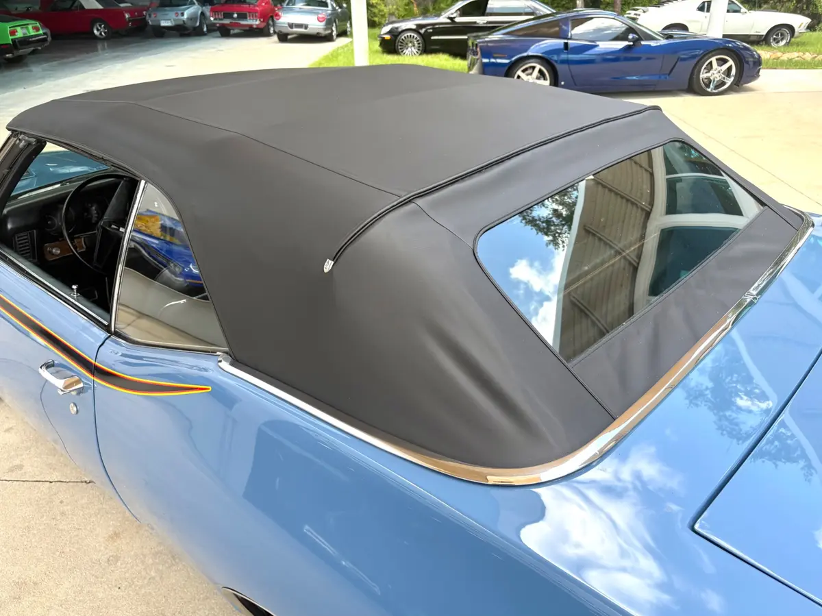 Vehicle photo 25