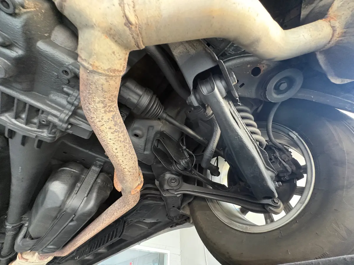 Vehicle photo 51