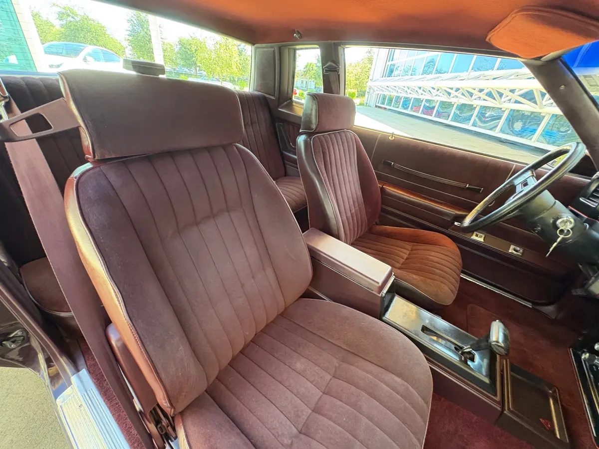Vehicle photo 38