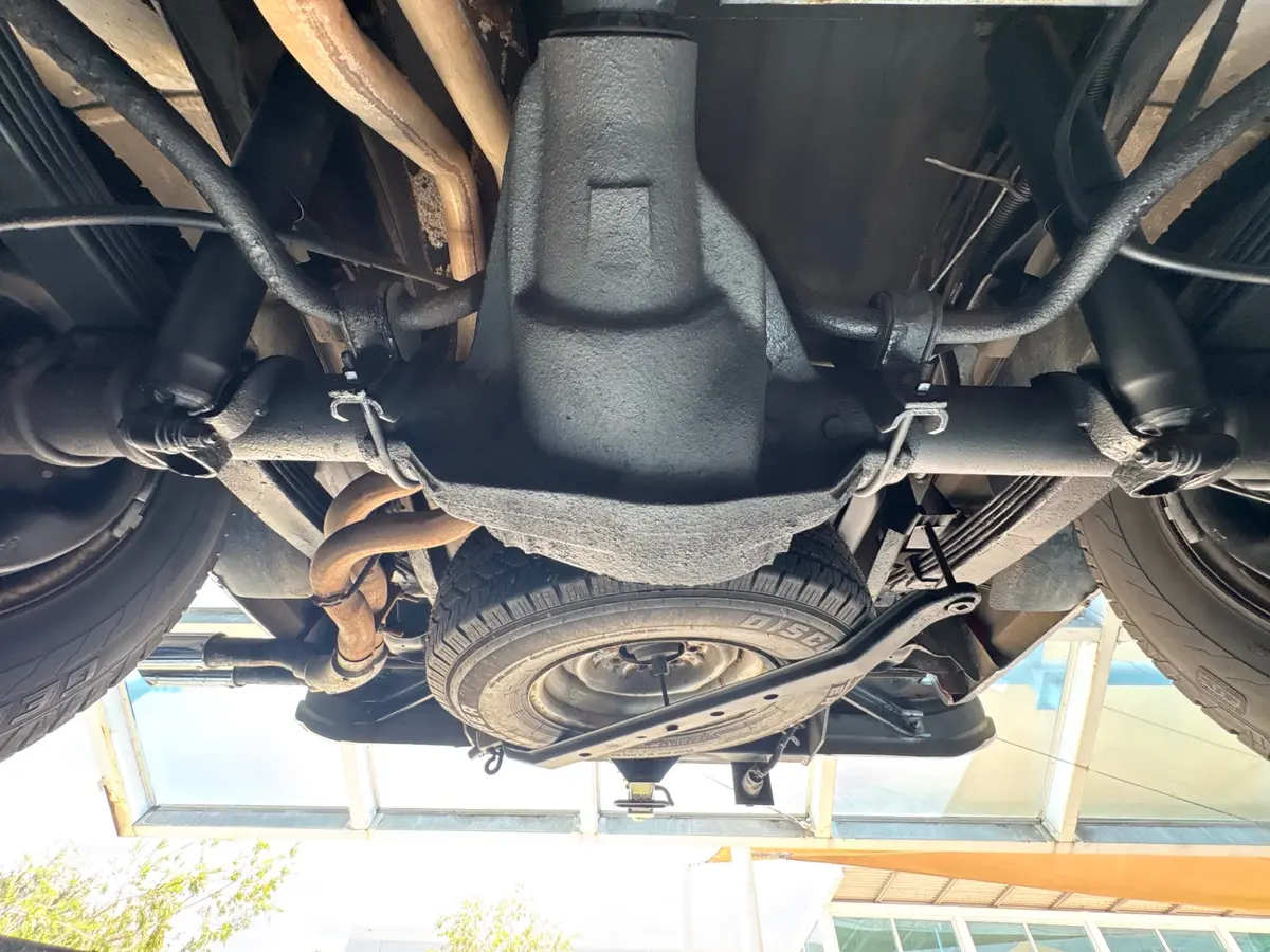 Vehicle photo 57