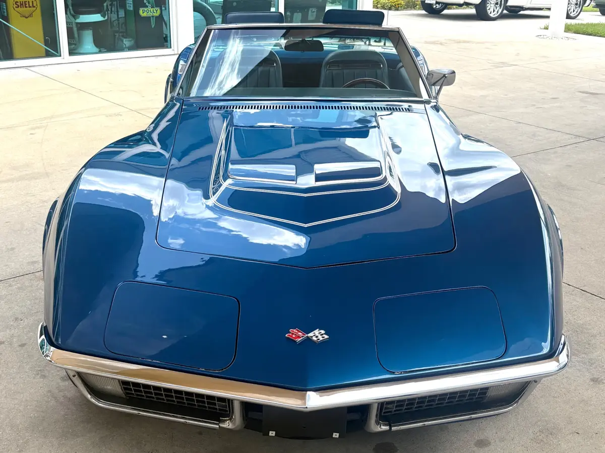 Vehicle photo 3