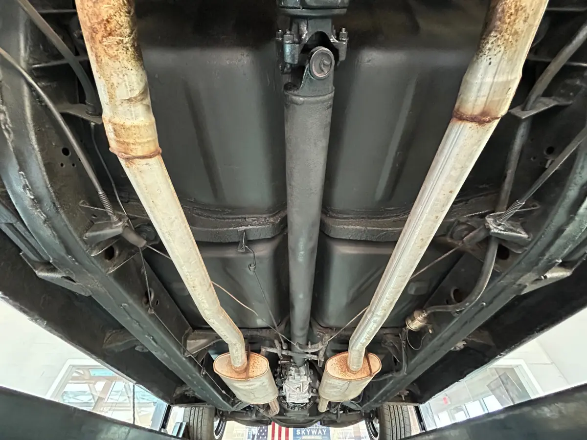 Vehicle photo 31