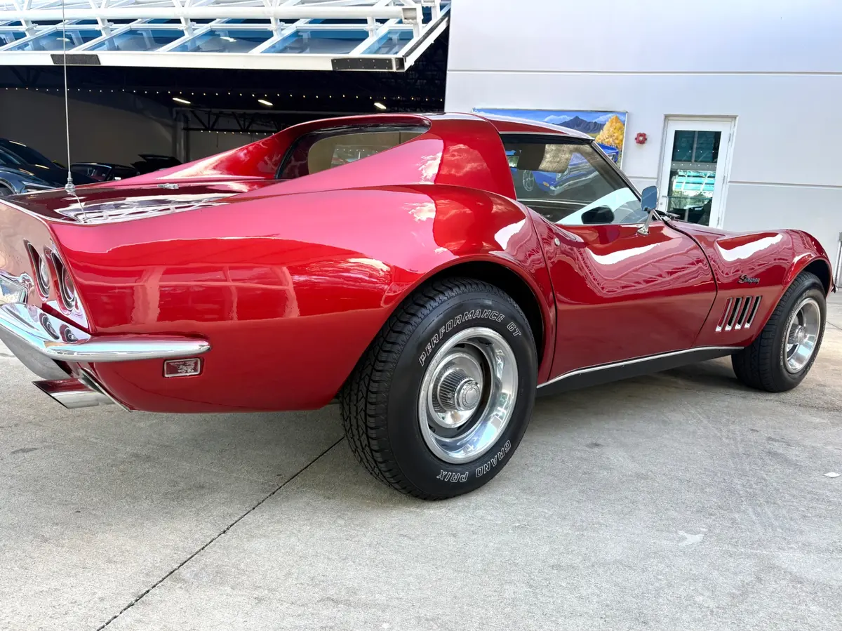Vehicle photo 16