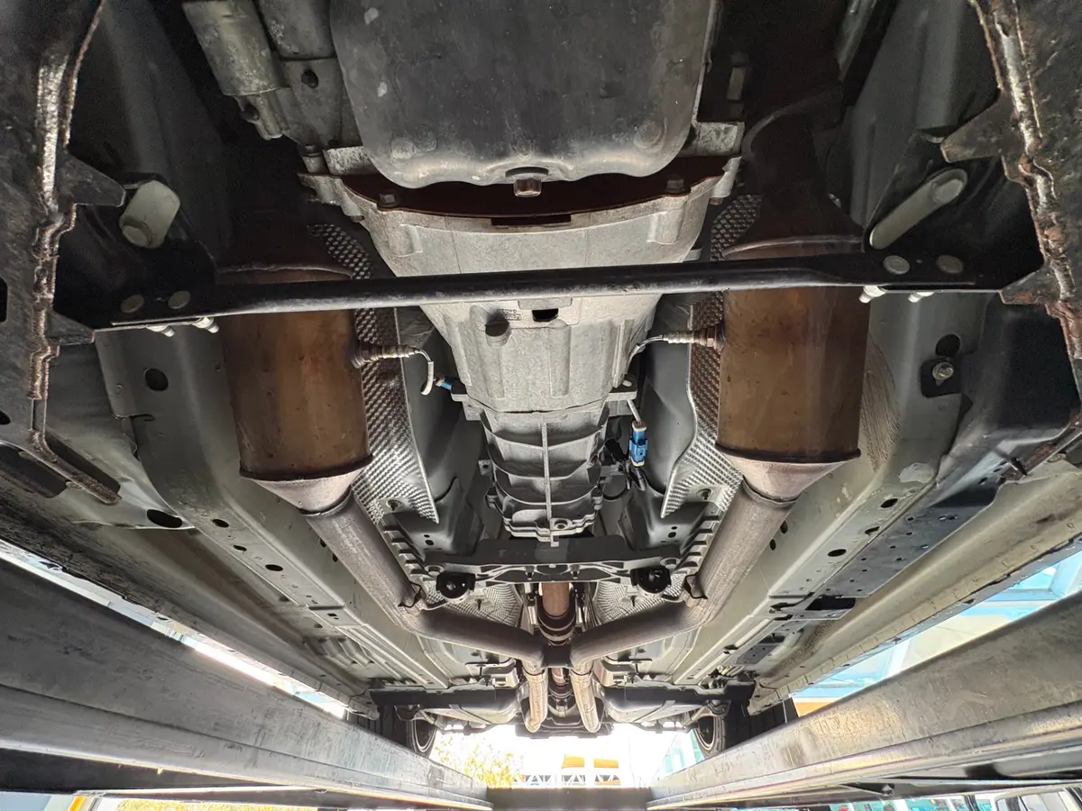 Vehicle photo 56