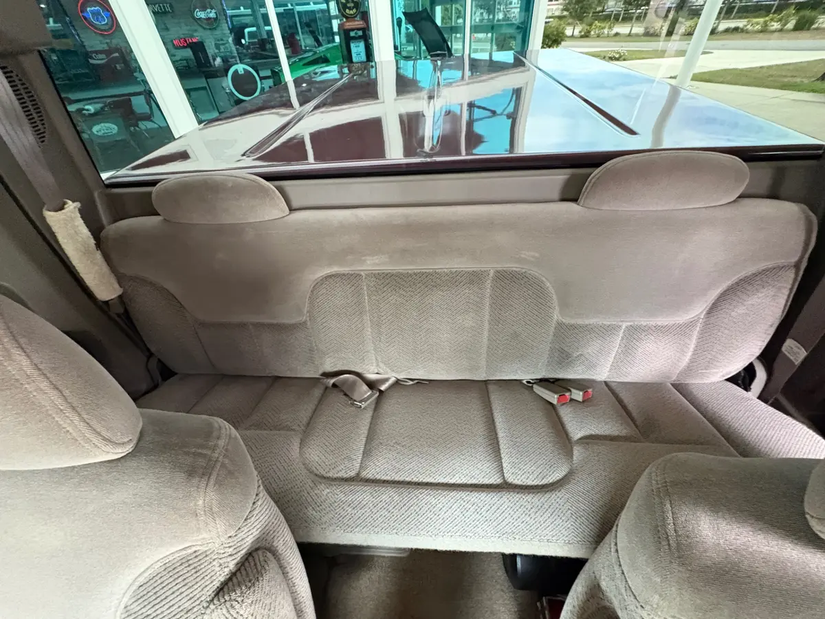 Vehicle photo 35