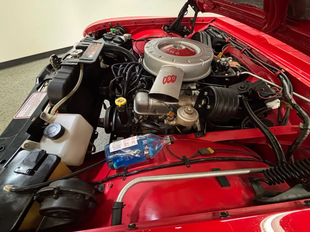 Vehicle photo 19