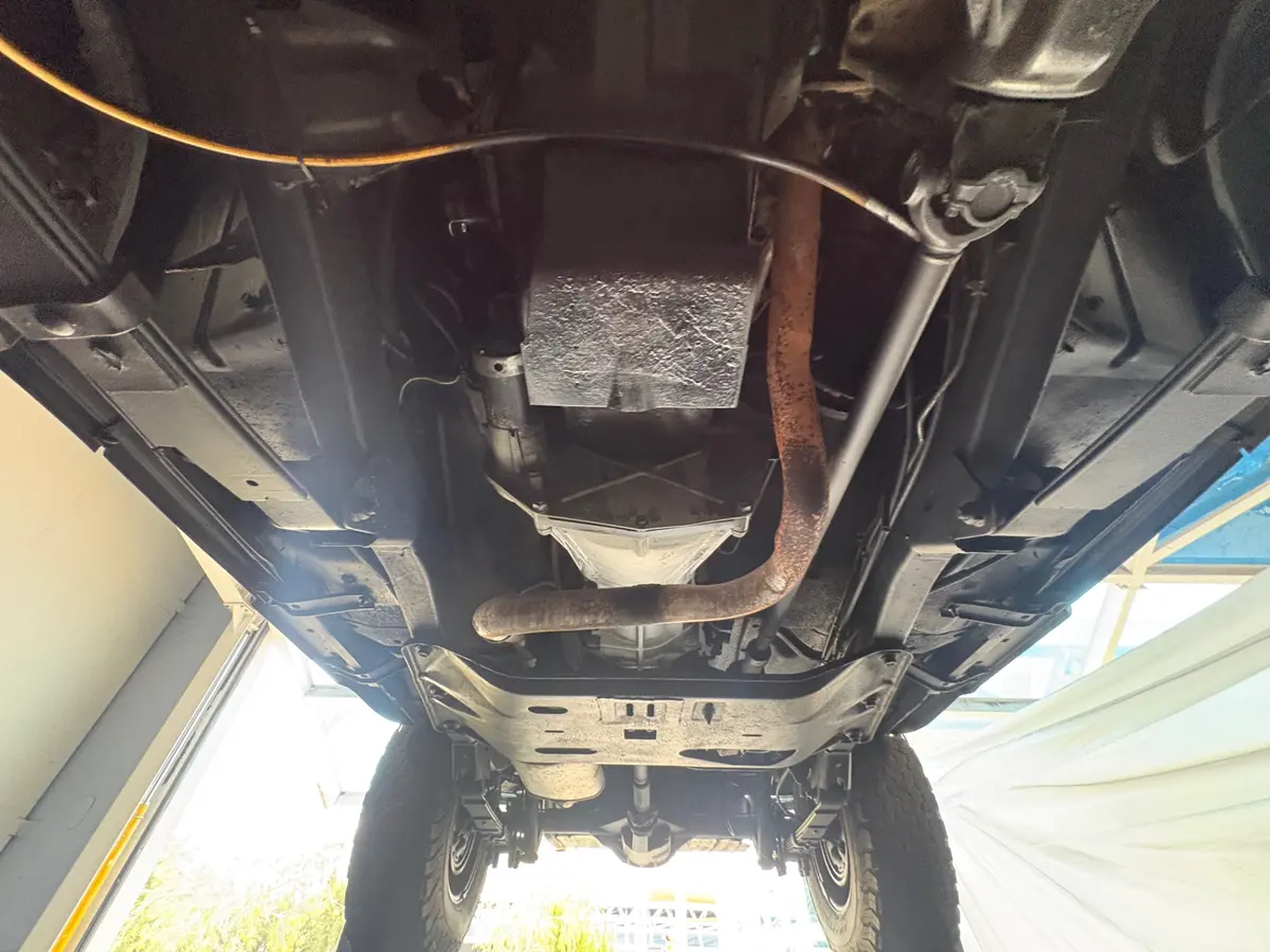 Vehicle photo 52