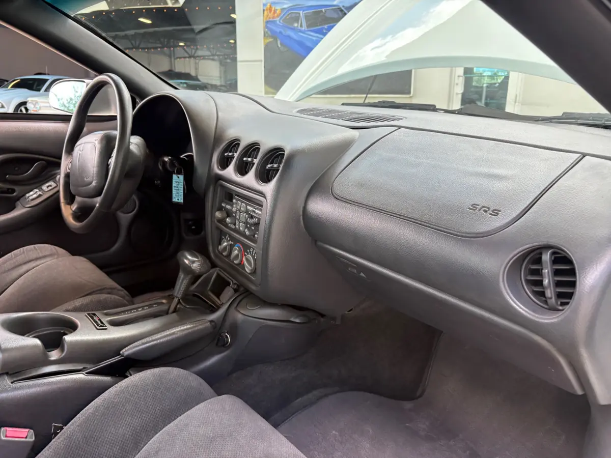 Vehicle photo 40