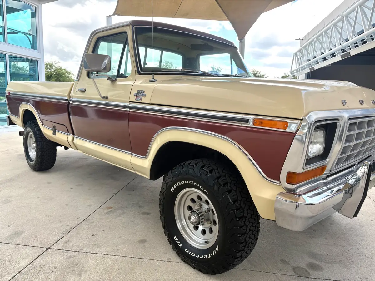 Vehicle photo 19