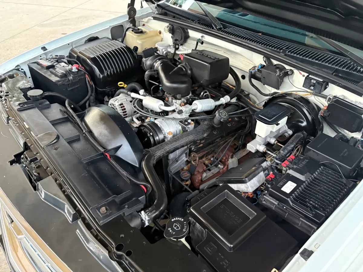 Vehicle photo 29