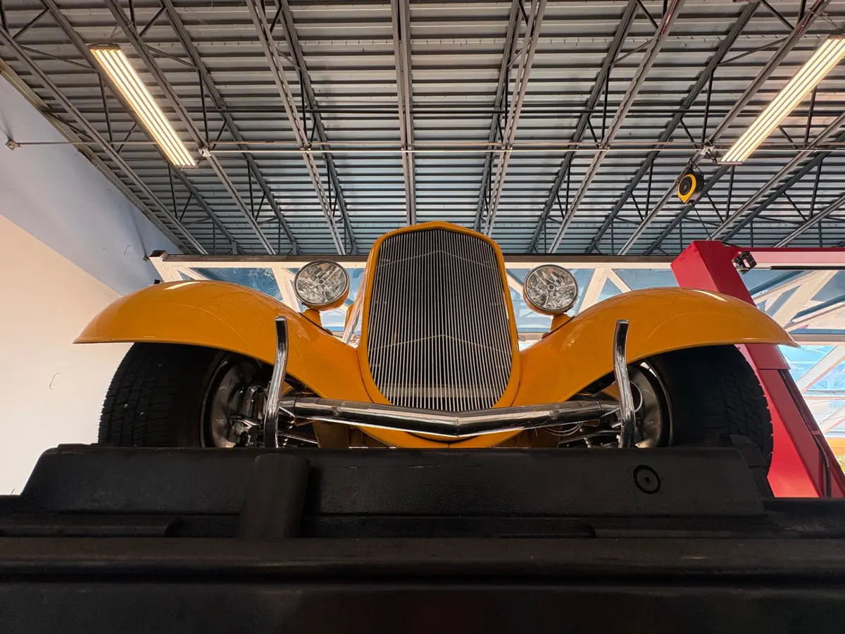 Vehicle photo 48
